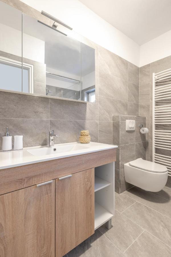 Apartments Villa Pavle 罗维尼 外观 照片