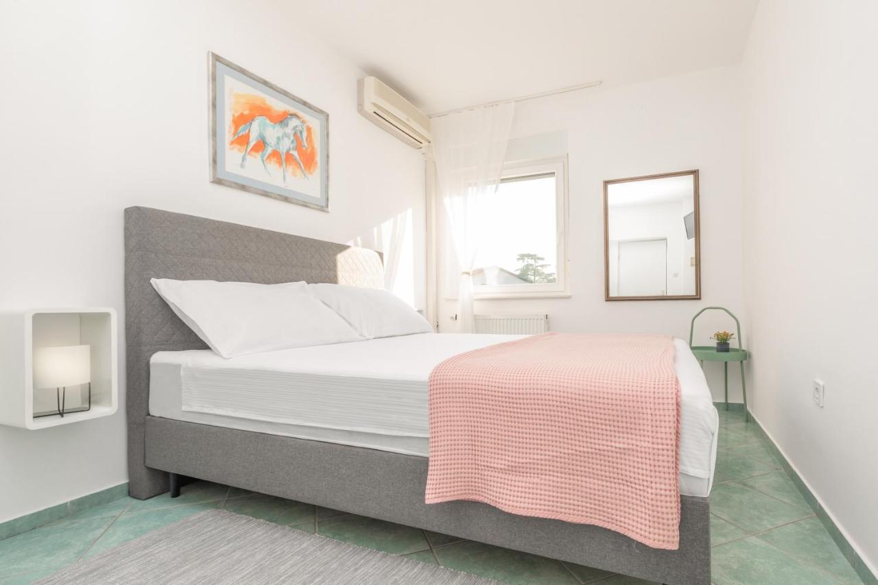 Apartments Villa Pavle 罗维尼 外观 照片