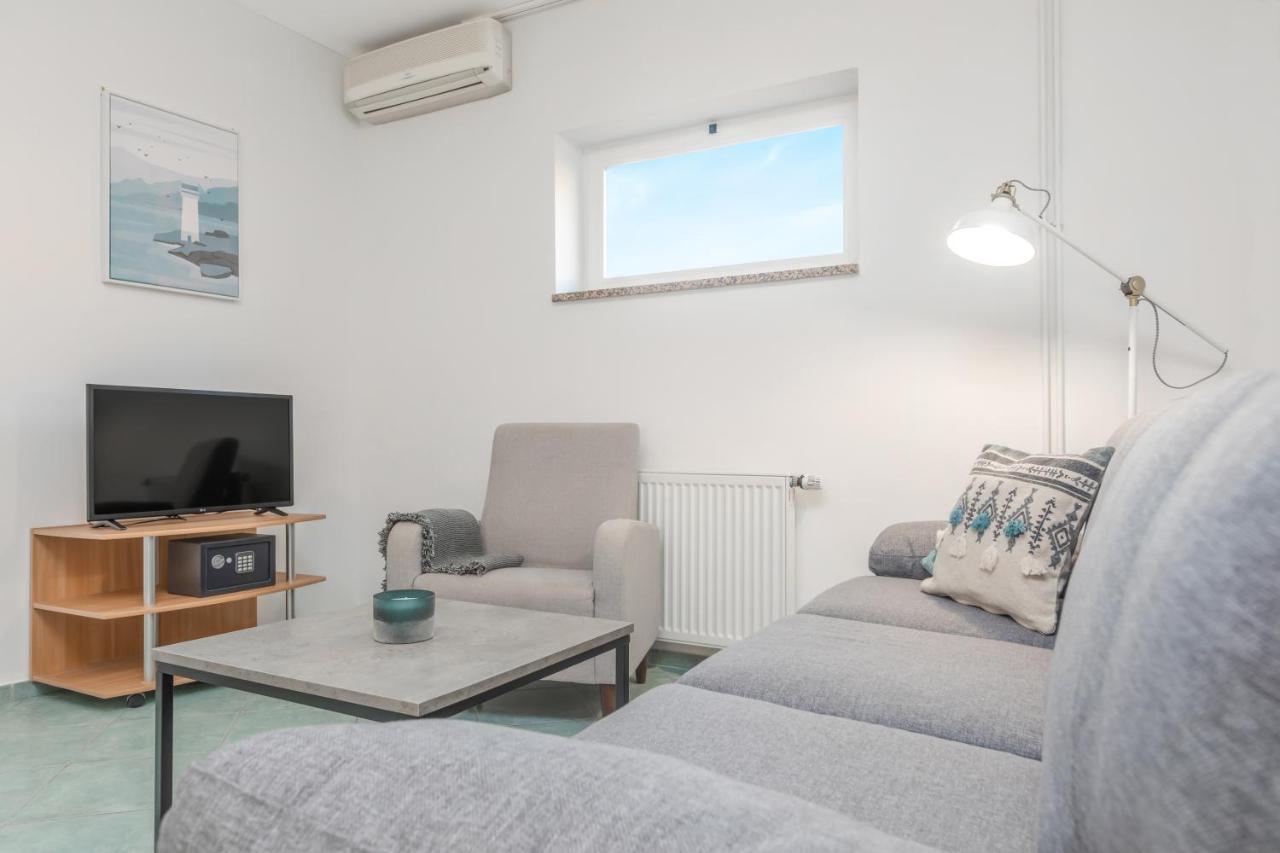 Apartments Villa Pavle 罗维尼 外观 照片