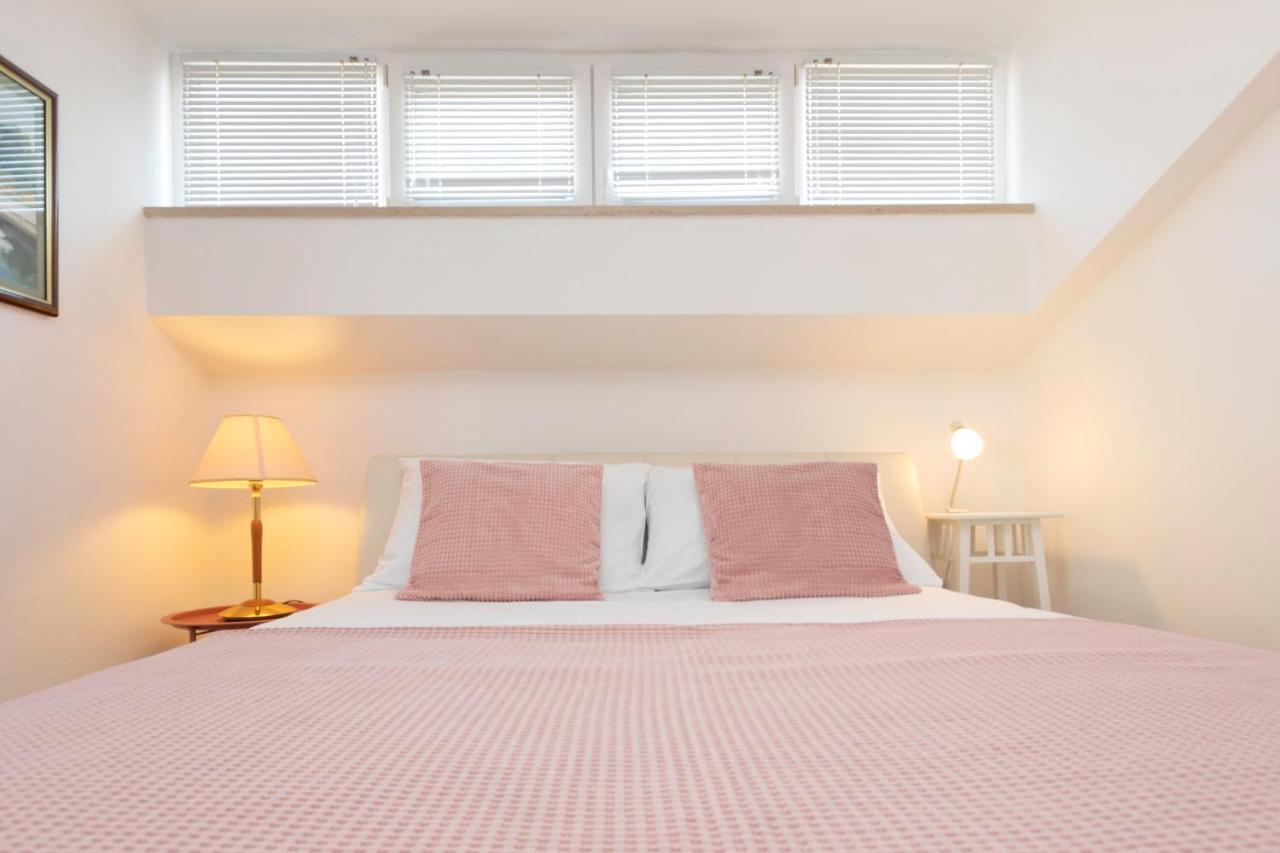 Apartments Villa Pavle 罗维尼 外观 照片